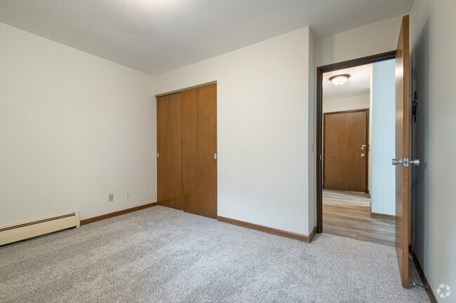 1BR, 1BA - 785SF