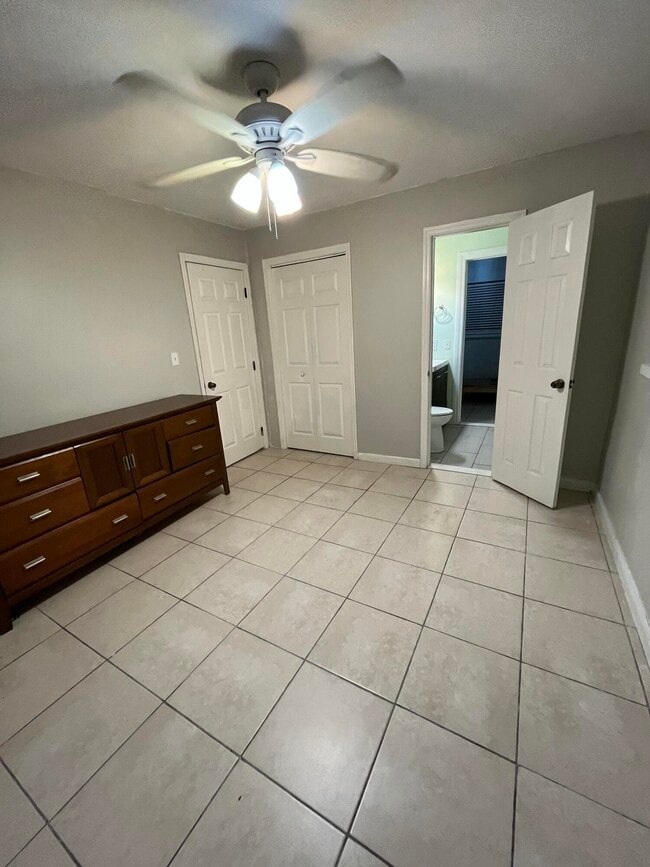 Photo - 105 SE 15th St