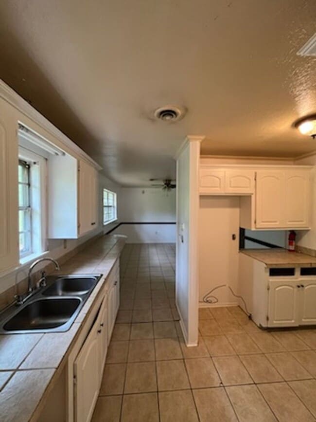 Photo - 3219 Lakewood Dr