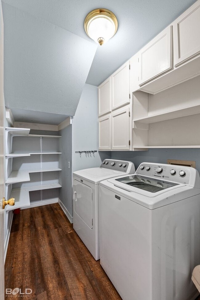 Photo - 421 Stratmore Dr