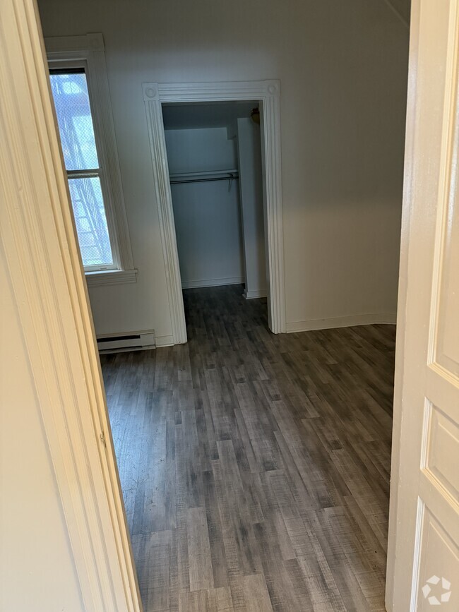 Building Photo - 716 E King St Unit 716 East King st Rental