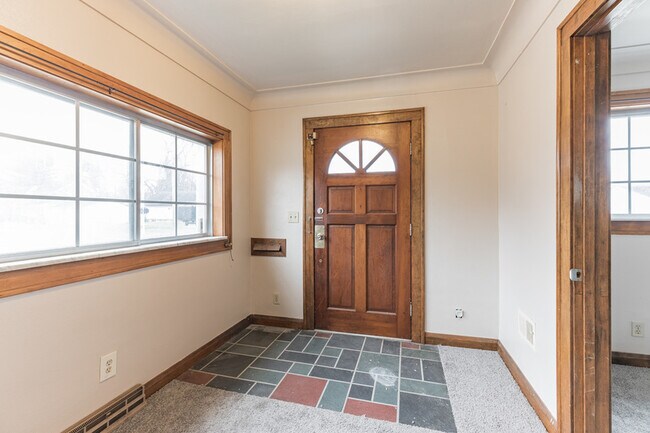 Photo - 4301 Douglas Rd Unit 2