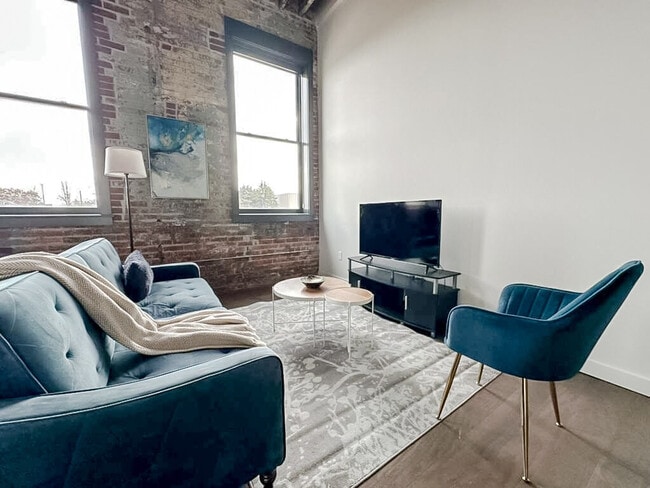 Photo - 605 W 4th St N Unit SI ID1352443P