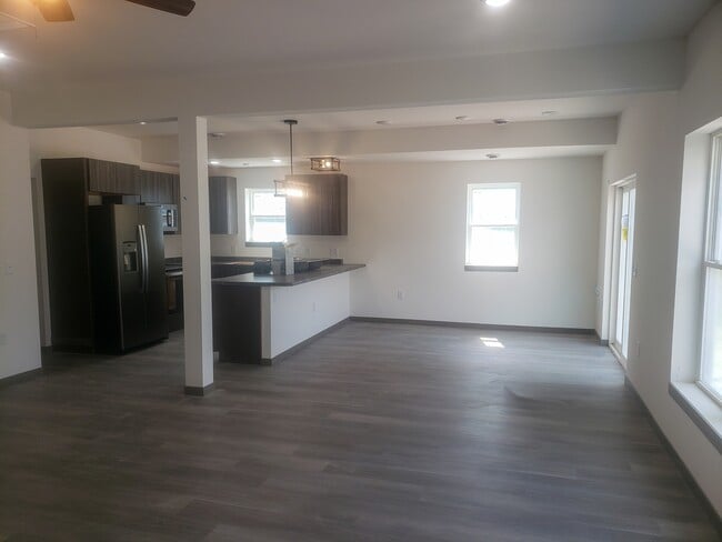 Photo - 1218 Salem Dr