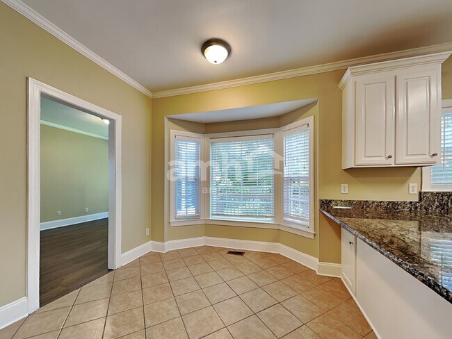 Photo - 6504 Professor St