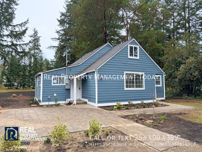 Photo - 3316 46th St E