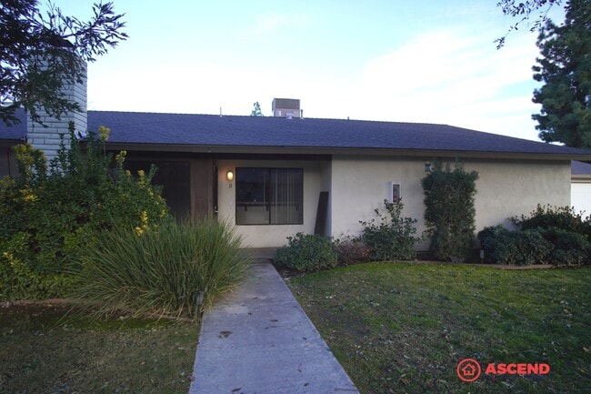 Building Photo - 6808 N Half Moon Dr Unit D