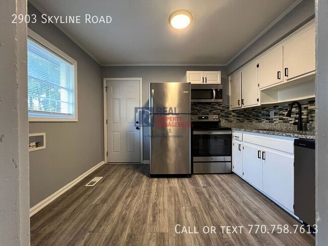 Photo - 2903 Skyline Rd