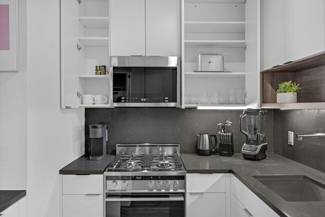 Photo - 64B W 37th St Unidad FL21-ID1224044P