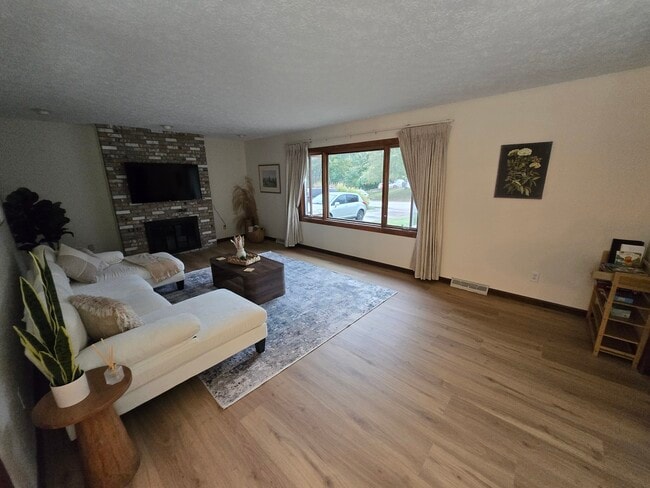 Photo - 1632 S Sycamore Ct