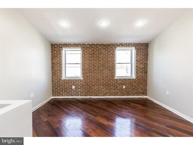 Building Photo - 1233 N 16th St Unit C Rental