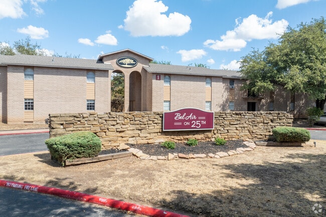 Signage - Bel Air on 25th