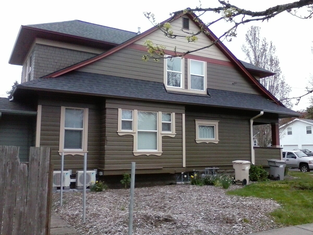 Photo - 306 NW 10th St