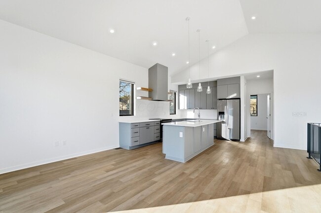 Photo - 33 N Blacksmith Ln