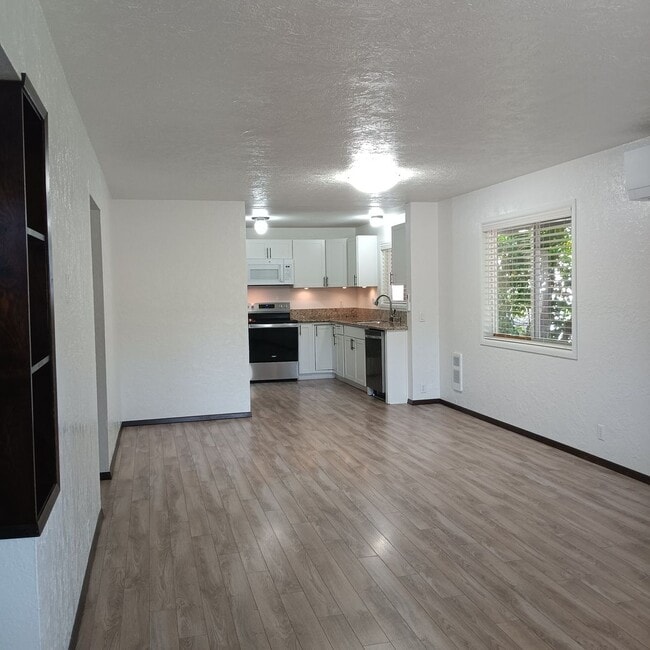 Photo - Best of Life!  Enjoy Home While Building Your Empire in Jefferson Oregon!