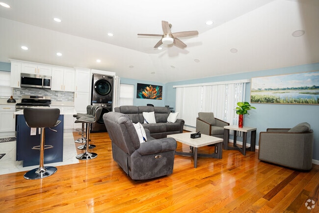 Building Photo - 14420 181st Pl Unit Cozy Apartment near JFK