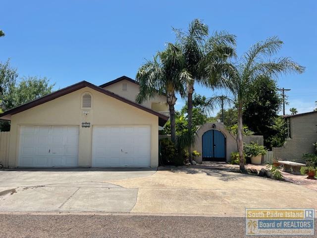 Photo - 117 W Davis St