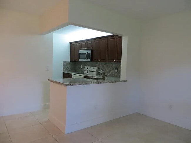 Building Photo - 14933 SW 104th St Unit 14933 SW 104 Street