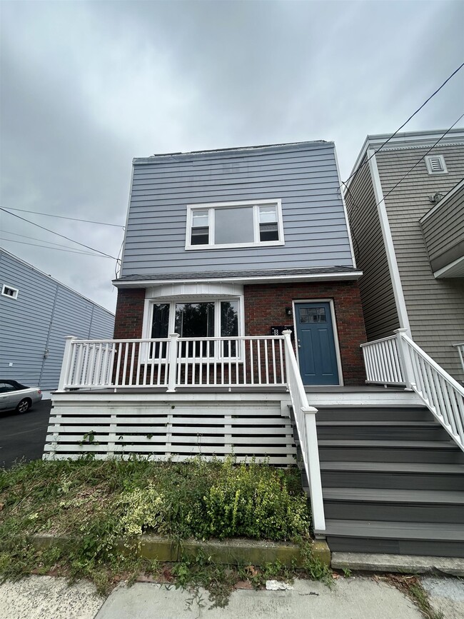Building Photo - 80 E 24th St Unit 2 Rental