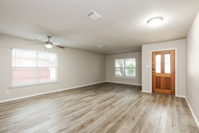 Photo - 18814 Redrock Creek