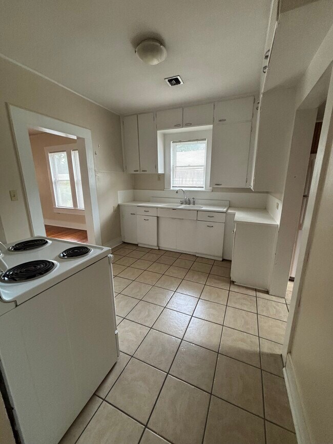 Photo - 1318 N Main St