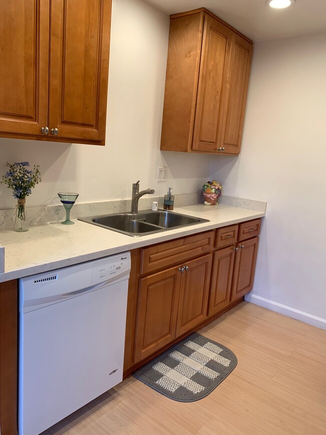 Photo - 2053 Town and Country Ln Unidad 2