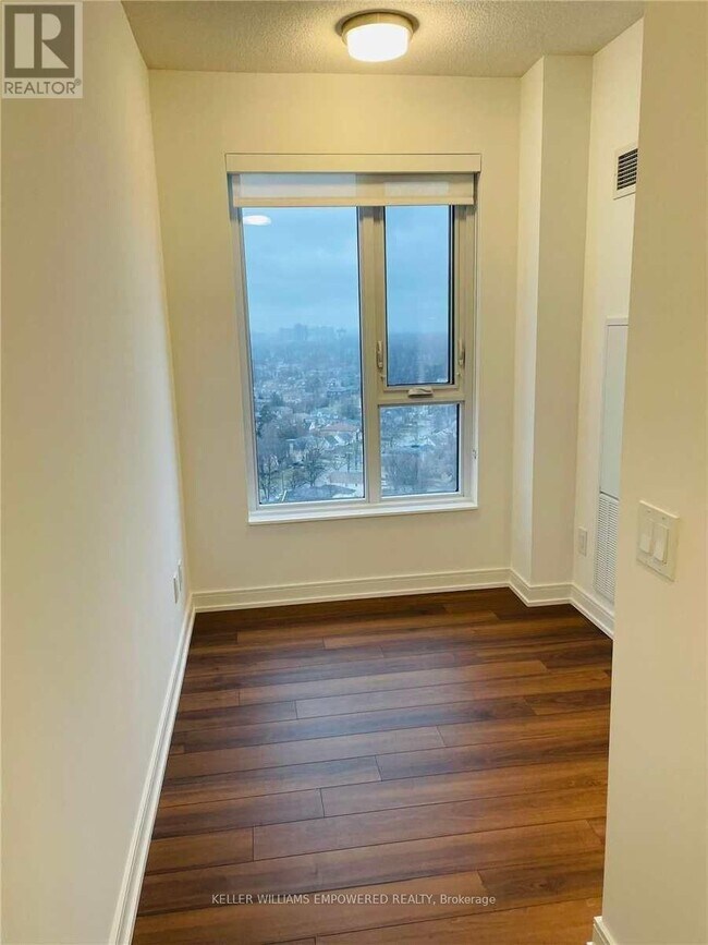 Photo - 30 Samuel Wood Wy Unité 2004