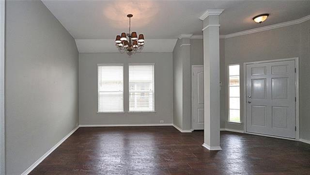 Photo - 360 Conroe Cir