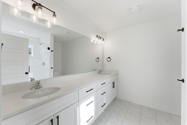 Photo - 138 E Chambord Ct