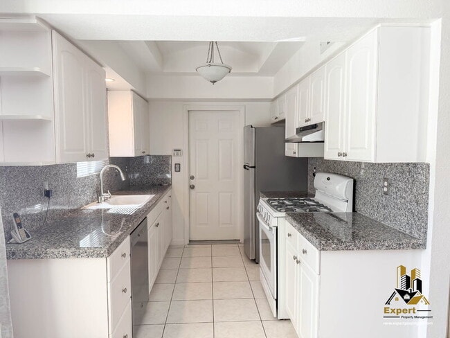 Photo - 5620 Greenacres Way