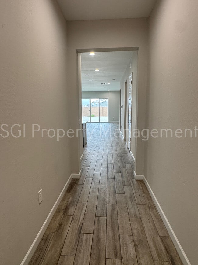 Photo - 6047 E Sinclair St