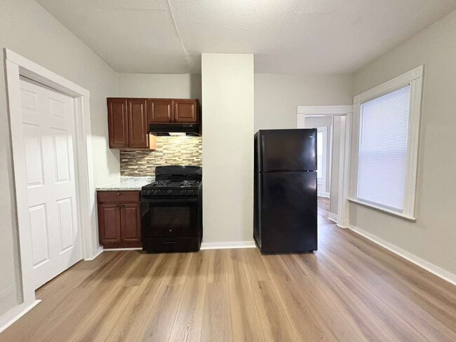 Building Photo - 552 Dixwell Ave Unit 1