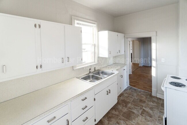2602 N Hogan St Unit 1