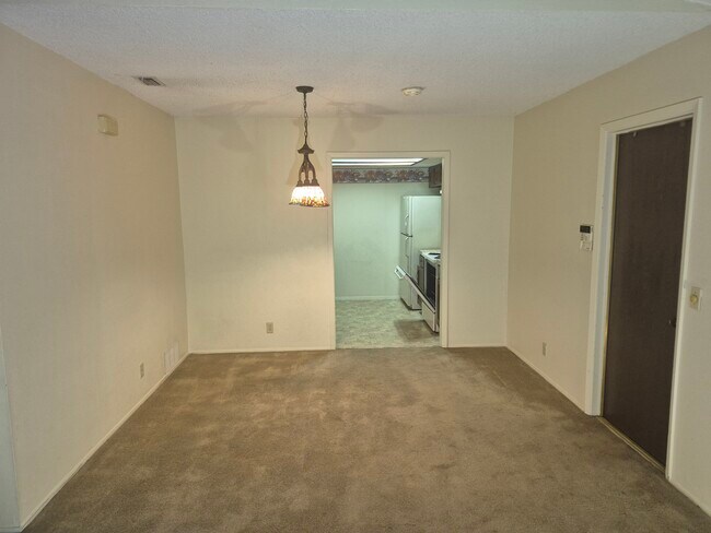 914 W Meadowmere Ln