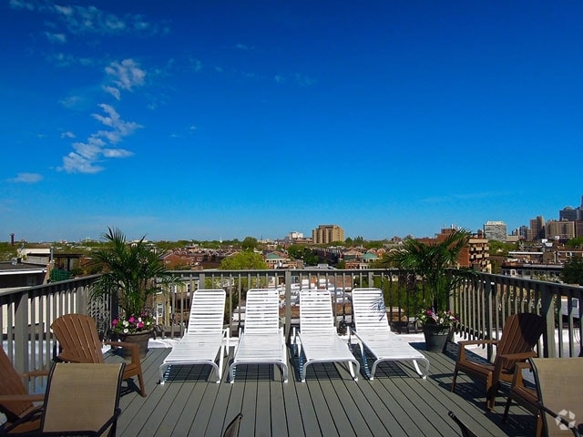 1940 N. Lincoln - Rooftop Sundeck