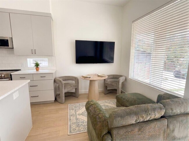 Photo - 3204 Overcup Oak Dr Unit B
