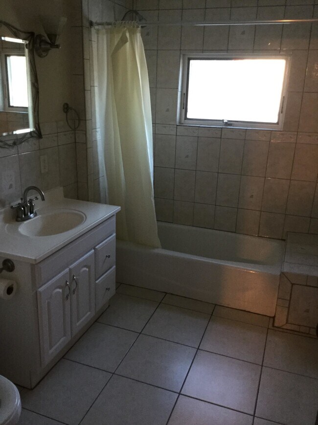 Photo - 106 Sycamore St