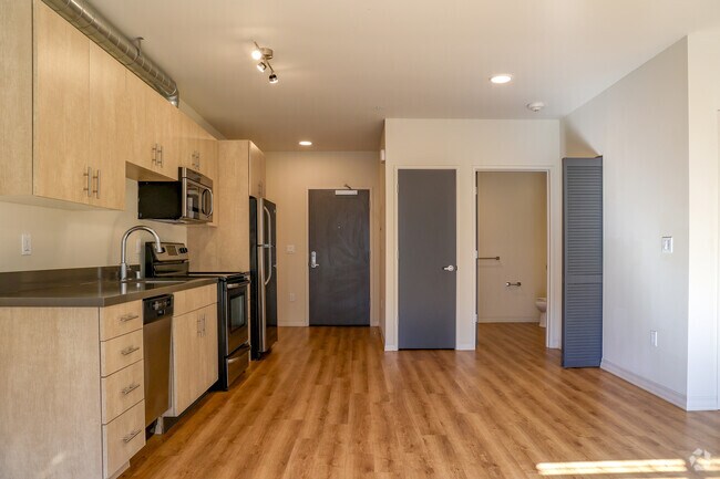Studio - 440SF