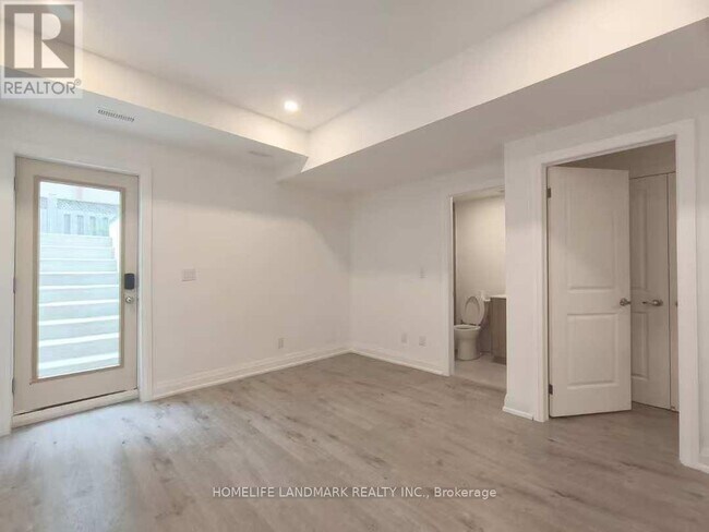 Photo - 12 Persica St