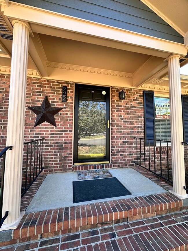 Photo - 222 Pointe Cir