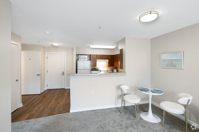 1BR, 1BA - 703SF - Dining Room / Kitchen