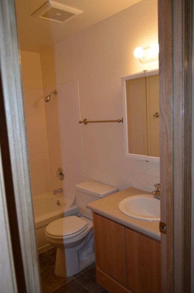 Photo - OPEN KITCHEN, GREAT LOCATION