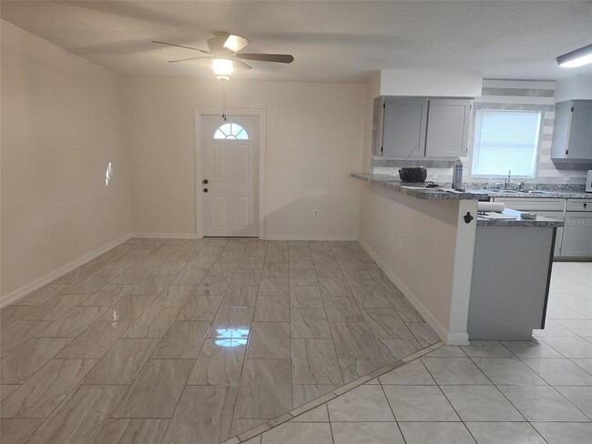 Photo - 406 Fox Lake Dr