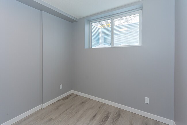 Photo - 11547 St Albert Trail NW Unité BSMT-13027