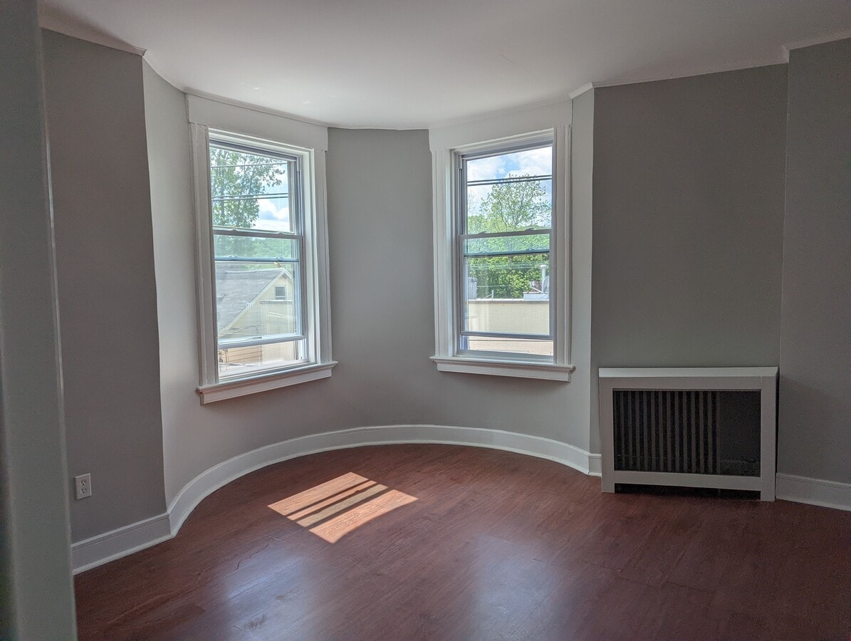Photo - 517 Lincoln Pl Unit 3L