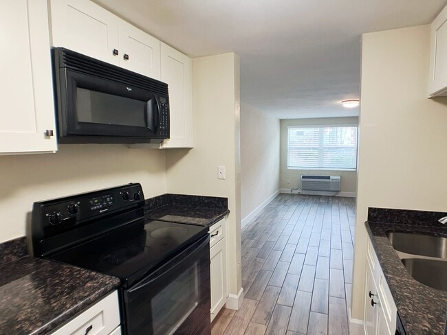 Photo - Margaret's Manor - 2 Bedroom, 1 Bathroom i...