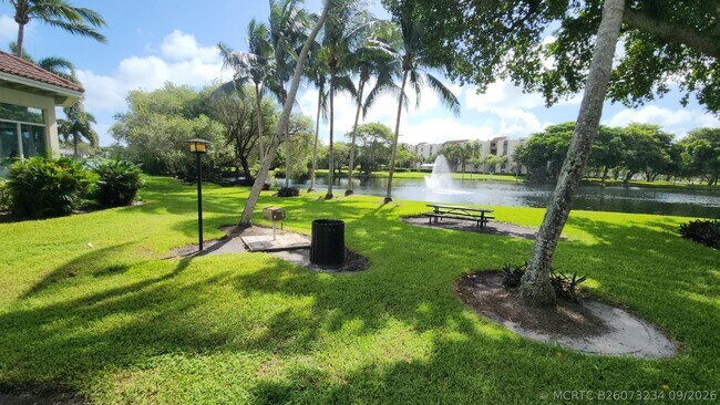 Building Photo - 820 Lavers Cir Unit G306