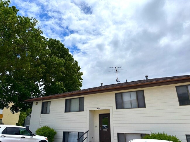 Building Photo - 924 Boston Way Unit A2