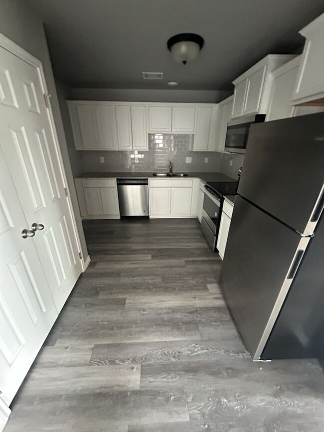 Photo - AVAILABLE NOW! (SECTION 8 ACCEPTED)