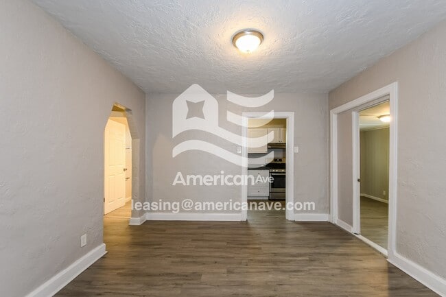 Photo - 808 Marion Pl